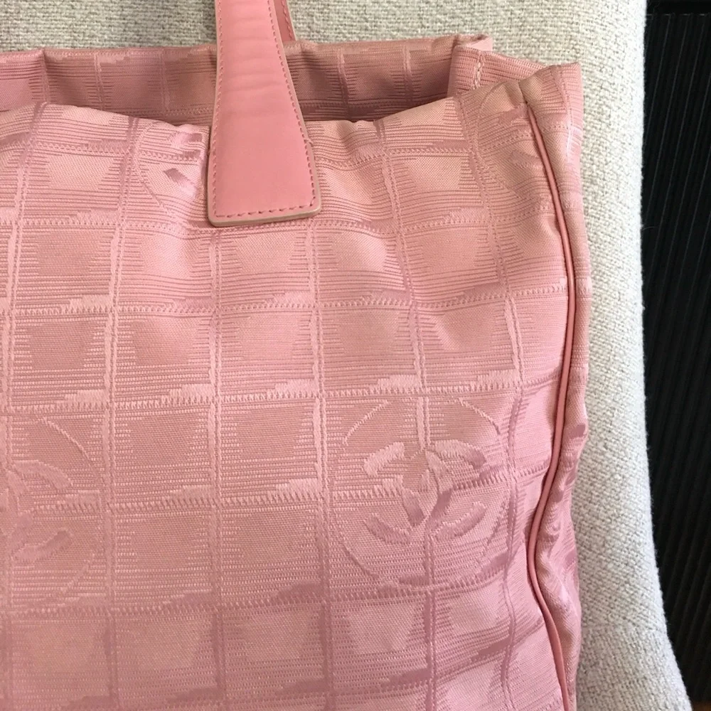 Authentic CHANEL travel line tote bag pink canvas - Picture 4 of 16